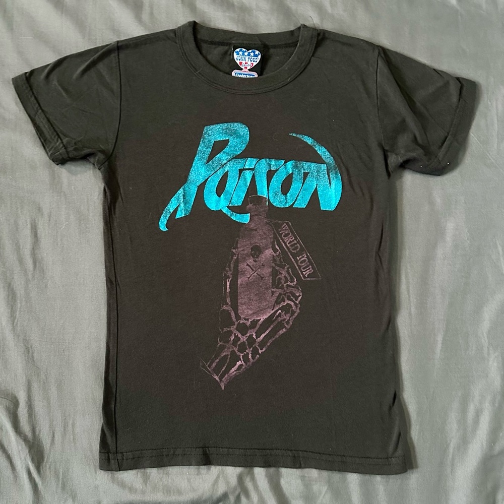 Junk Food Poison World Tour Graphic Band Tee Foil Logo Y2K Urban Outfitters - Picture 3 of 5